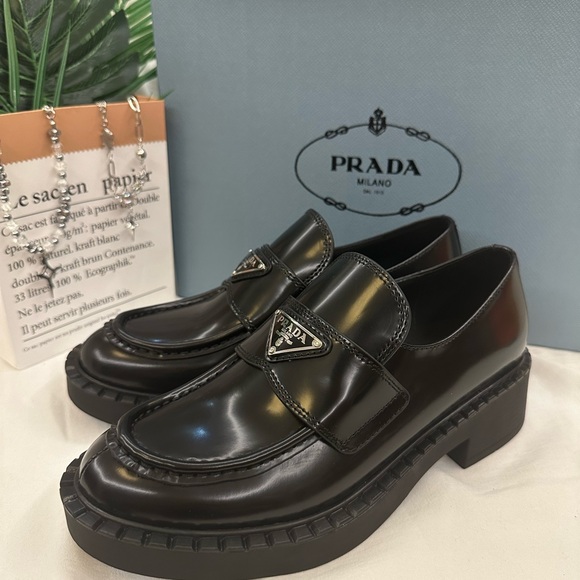 Prada Women's Black Loafers - Picture 1 of 6